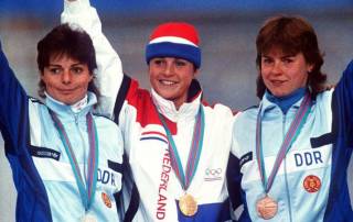 Yvonne van Gennip wint olympisch goud op de 3.000 meter in Calgary ANP